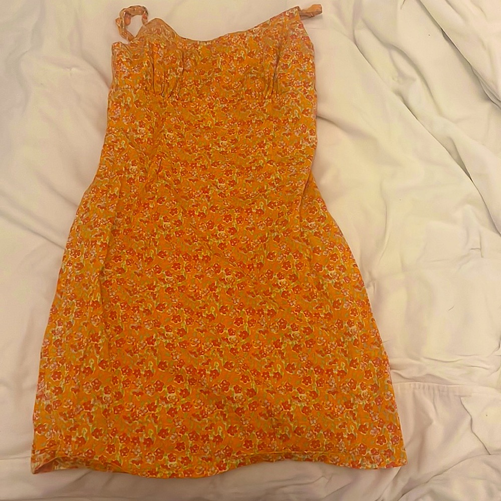 Backless floral mini dress